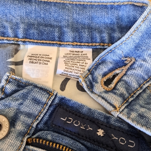 LUCKY BRAND Denim Shorts w/Embroidery Size 8 - Picture 5 of 6